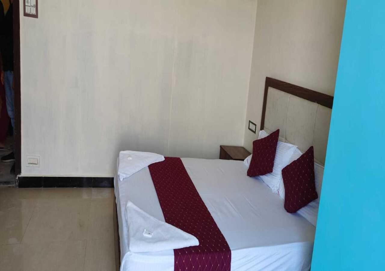 Hotel Blue Sky Residency ムンバイ エクステリア 写真